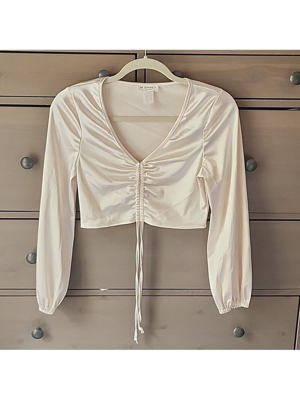 VINTAGE ANTIQUE WHITE SATIN CROP TOP LONG-SLEEVED CINCH FRONT SIZE LARGE
